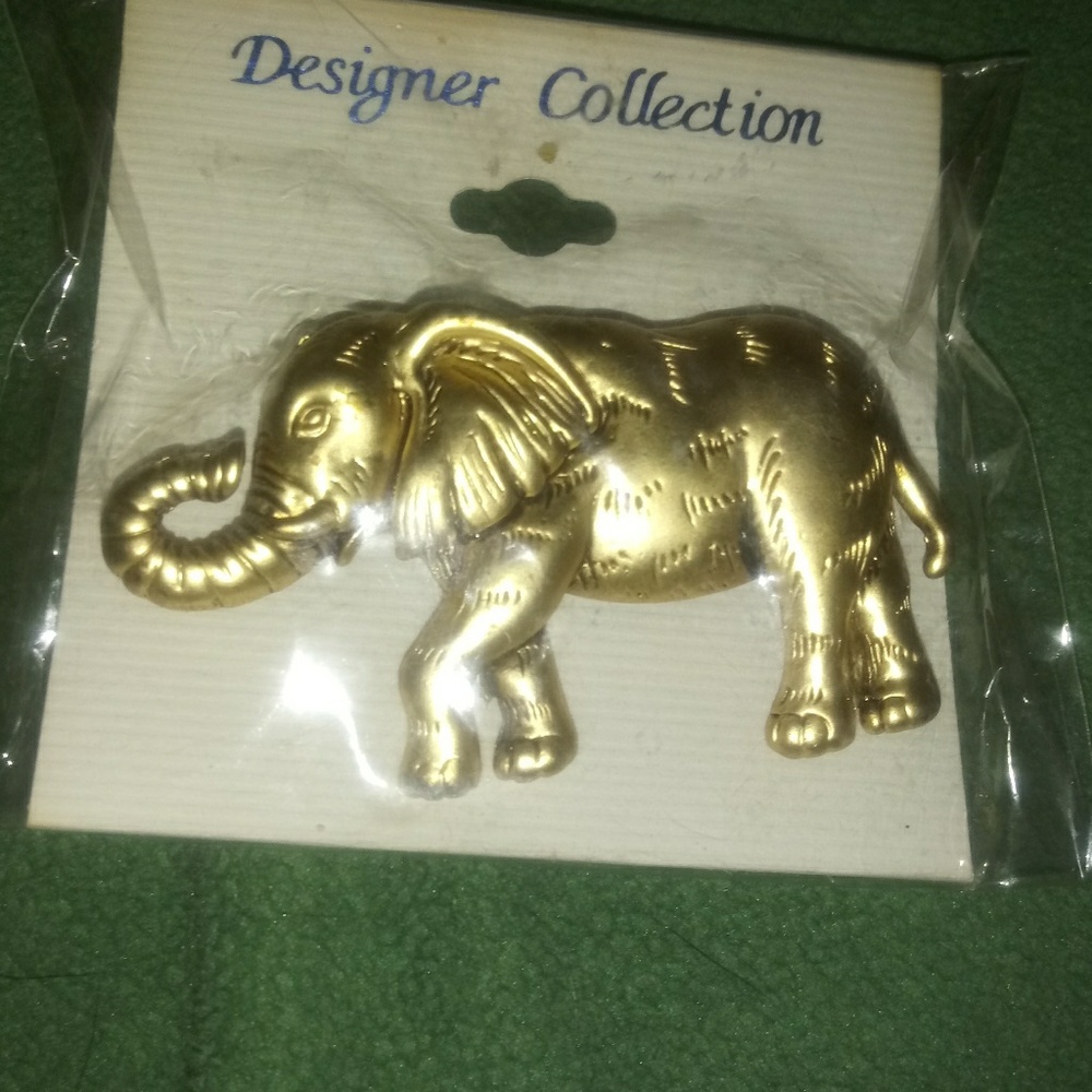 Elephant vintage brooch